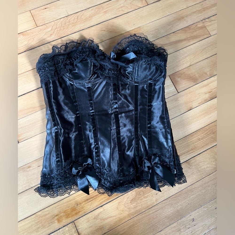 Black lace trim corset top